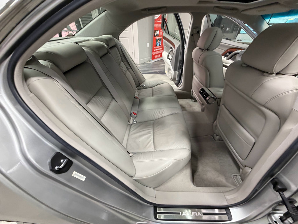 Used 2007 Acura RL w/ Technology Package AWD/4WD image 48