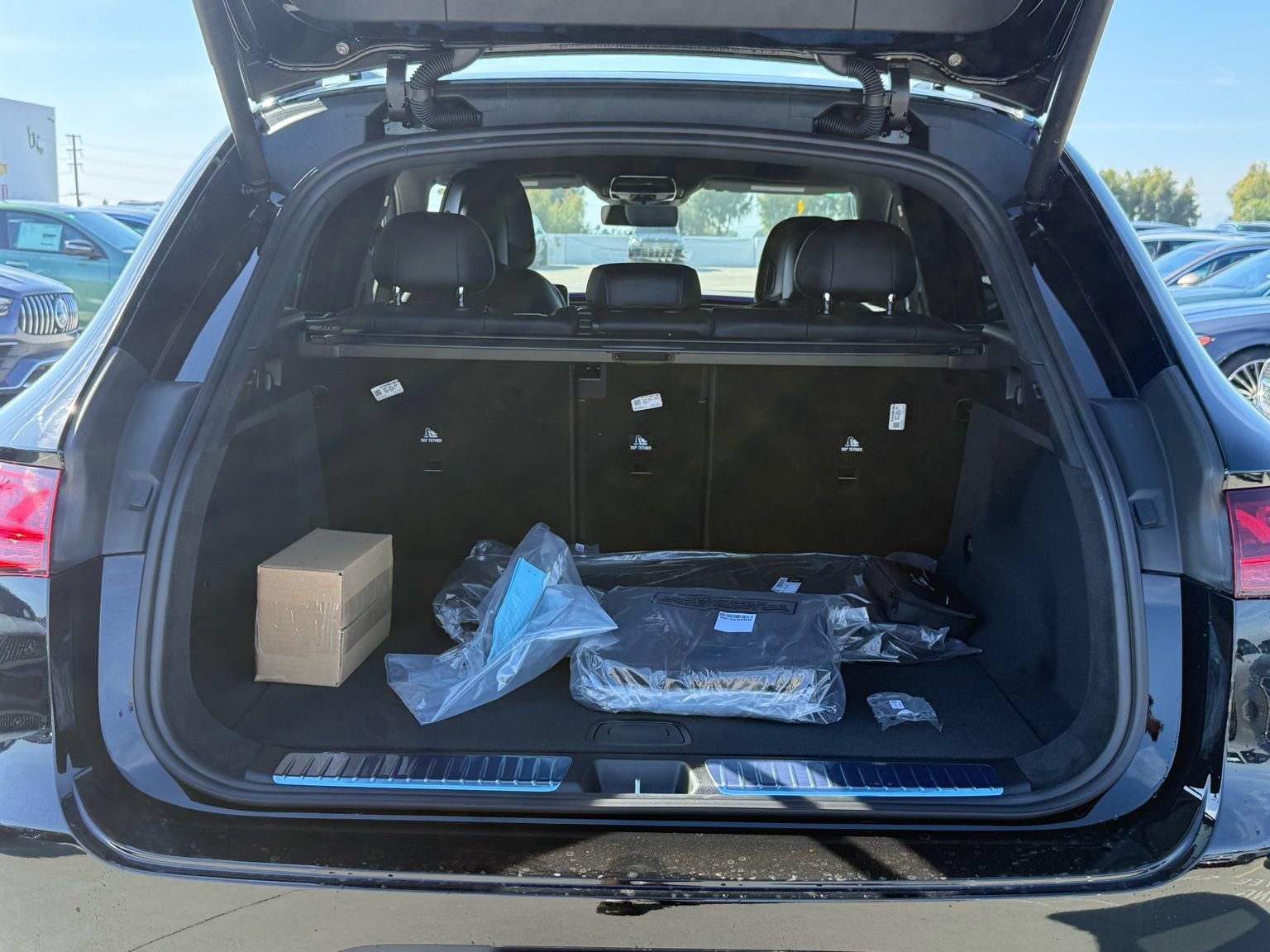 New 2026 Mercedes-Benz EQE 320 4MATIC SUV image 12