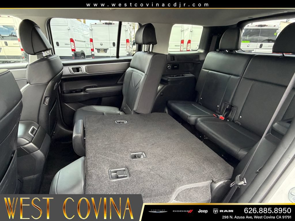 Used 2025 Hyundai Santa Fe SEL AWD/4WD image 32