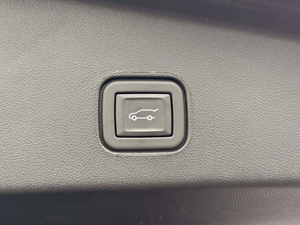 Used 2024 Cadillac Lyriq Luxury w/ LPO, Floor Liner Package image 19