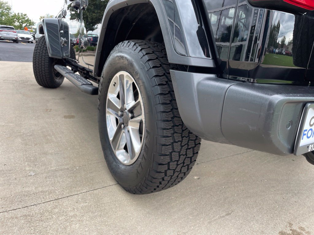 Used 2020 Jeep Wrangler Unlimited Sahara w/ Uconnect 4C Nav & Sound Group AWD/4WD image 17