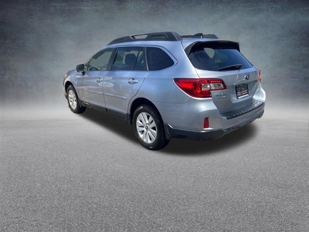 Used 2017 Subaru Outback 2.5i Premium AWD/4WD image 3