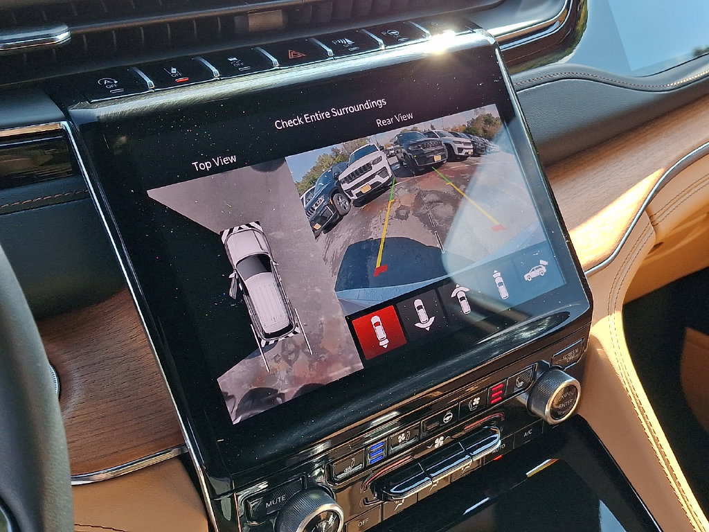 Certified 2025 Jeep Grand Cherokee Summit AWD/4WD image 19