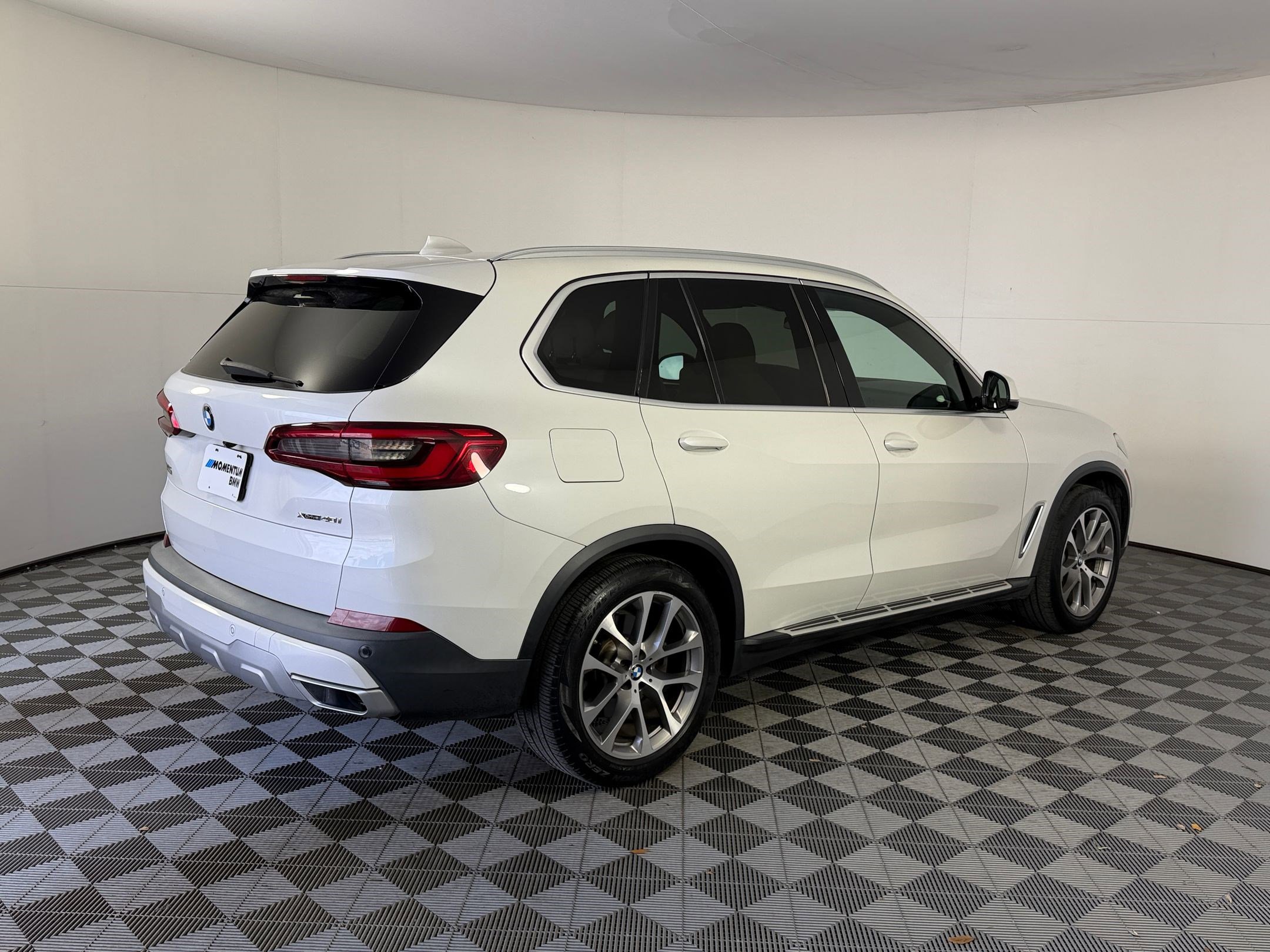 Used 2019 BMW X5 xDrive40i w/ Convenience Package AWD/4WD image 9
