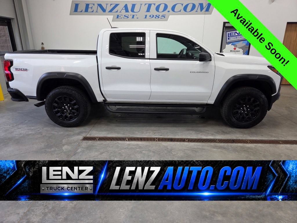 Used 2024 Chevrolet Colorado Trail Boss w/ Advanced Trailering Package AWD/4WD image 1