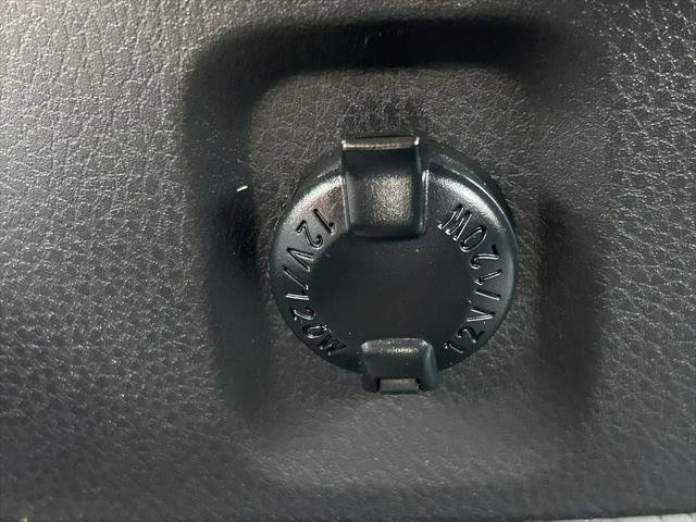 Certified 2025 Toyota Sienna XSE image 32