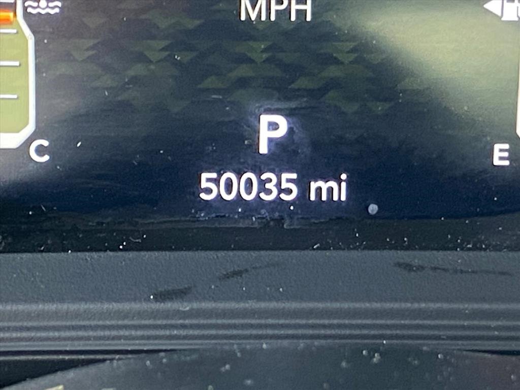 Used 2024 Jeep Wrangler Sahara image 12