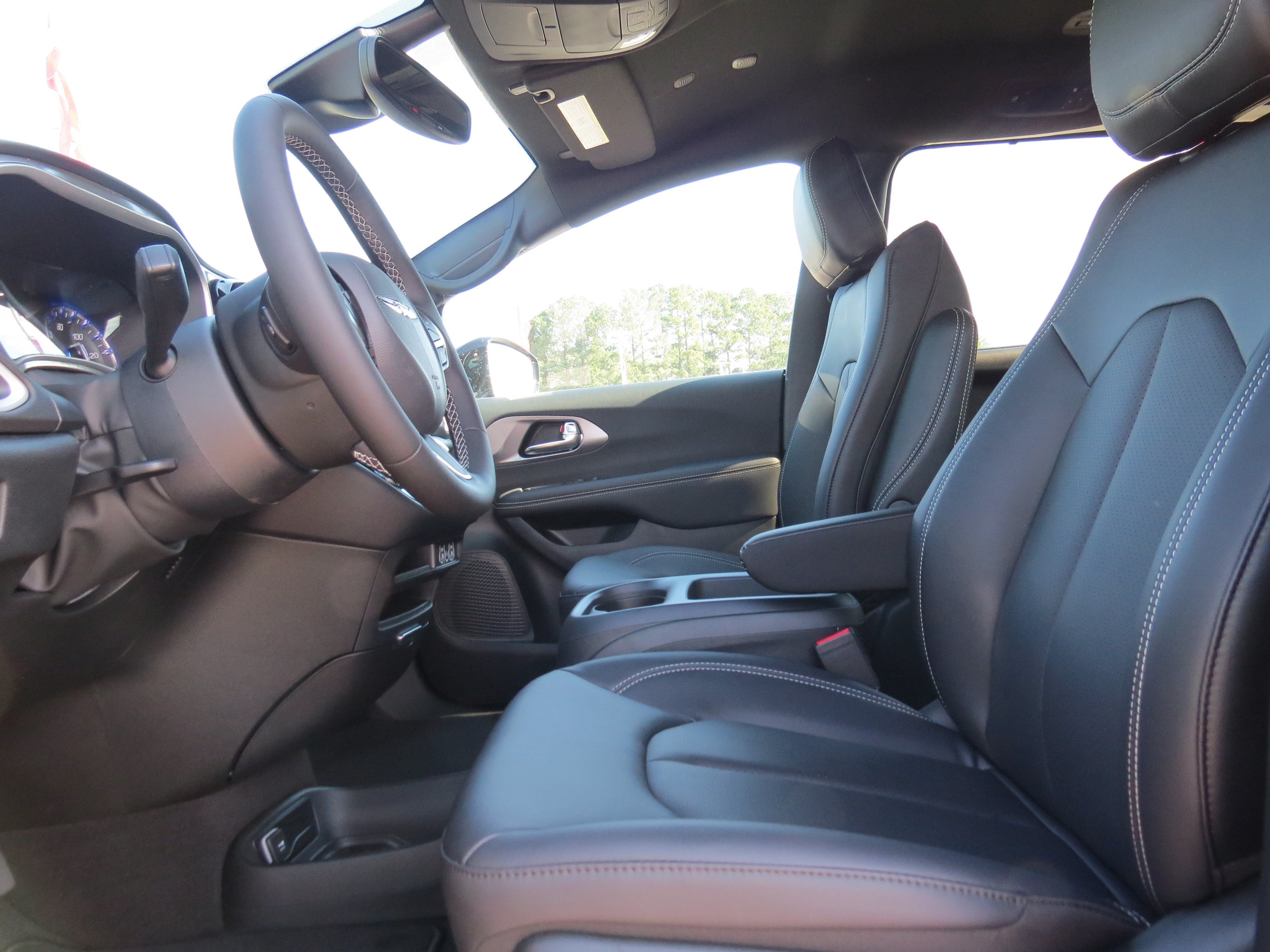 New 2025 Chrysler Voyager LX FWD image 17