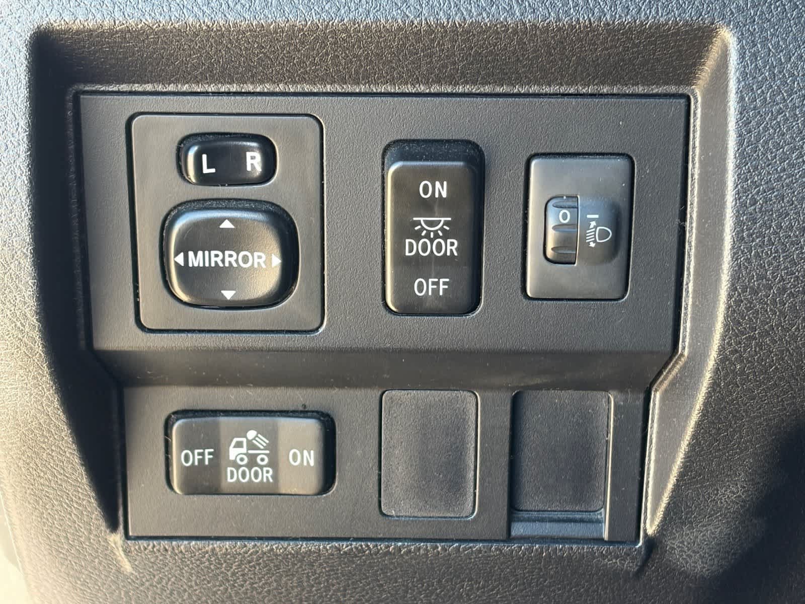 Used 2015 Toyota Tundra SR5 RWD image 17