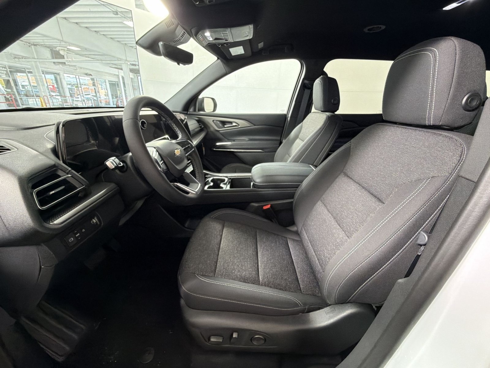 New 2027 Chevrolet Traverse LT w/ Driver Confidence Package FWD image 13