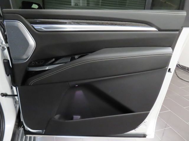 Used 2025 Cadillac Escalade ESV V w/ LPO, ONYX Package image 13