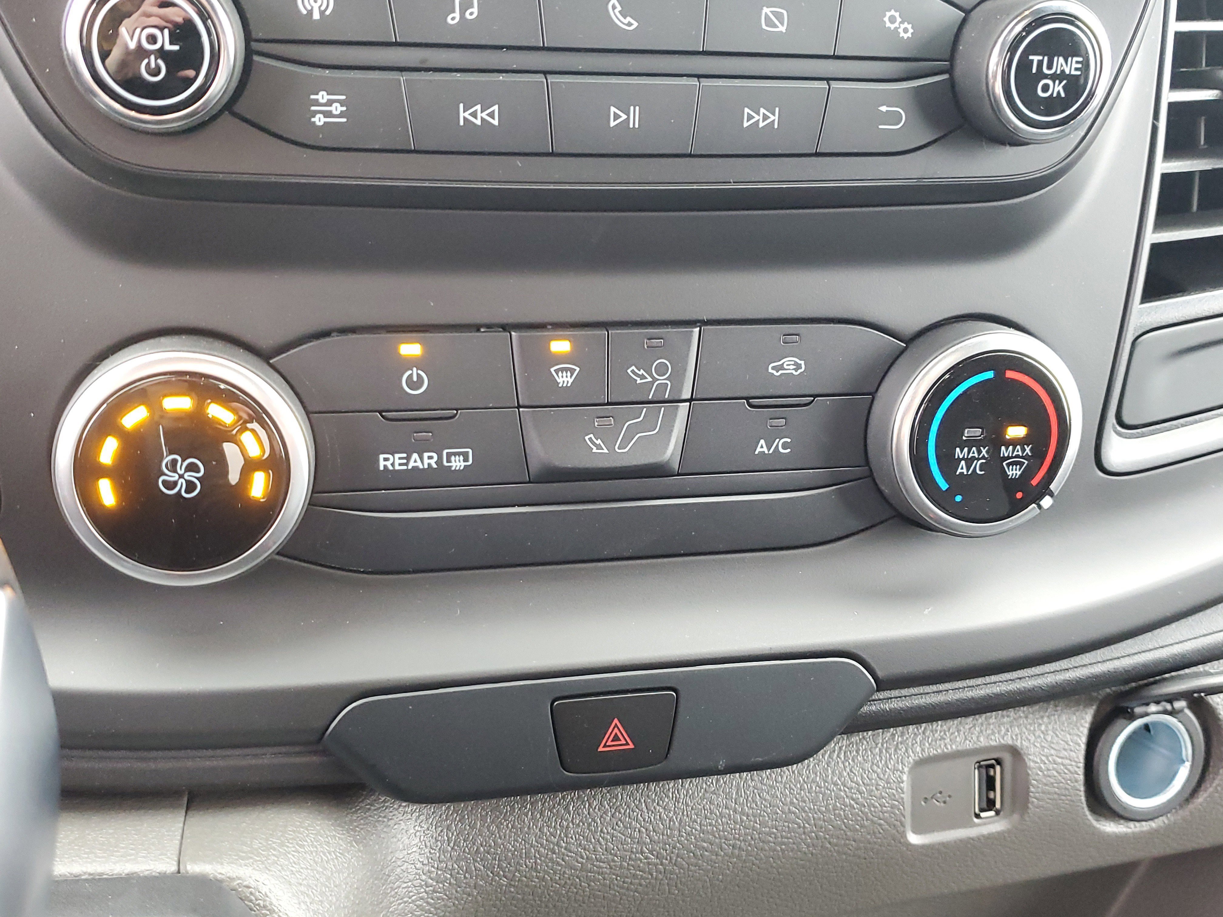 New 2024 Ford Transit 250 148 Medium Roof image 21