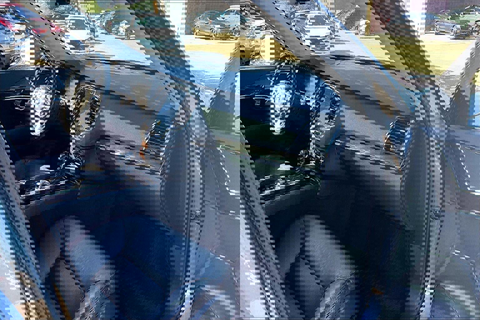 Used 2018 Volvo XC90 T6 Momentum w/ Convenience Package image 27