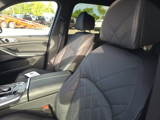Used 2025 BMW X5 M60i w/ Parking Assistance Package image 9