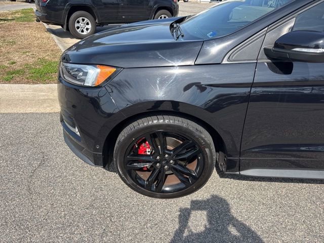 Used 2020 Ford Edge ST w/ Equipment Group 401A AWD/4WD image 3