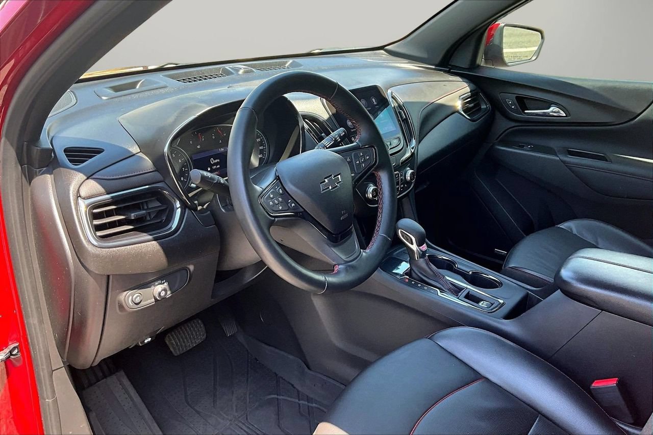 Used 2023 Chevrolet Equinox RS w/ RS Leather Package FWD image 18