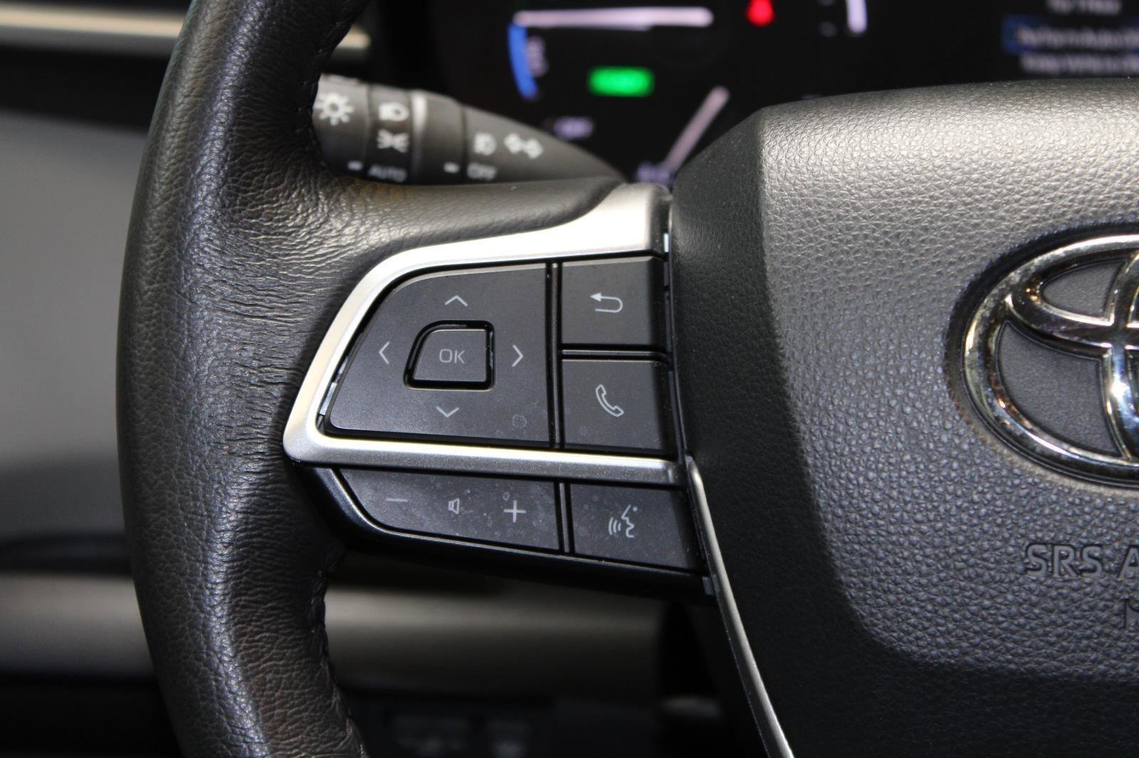 Used 2024 Toyota Sienna XLE AWD/4WD image 25