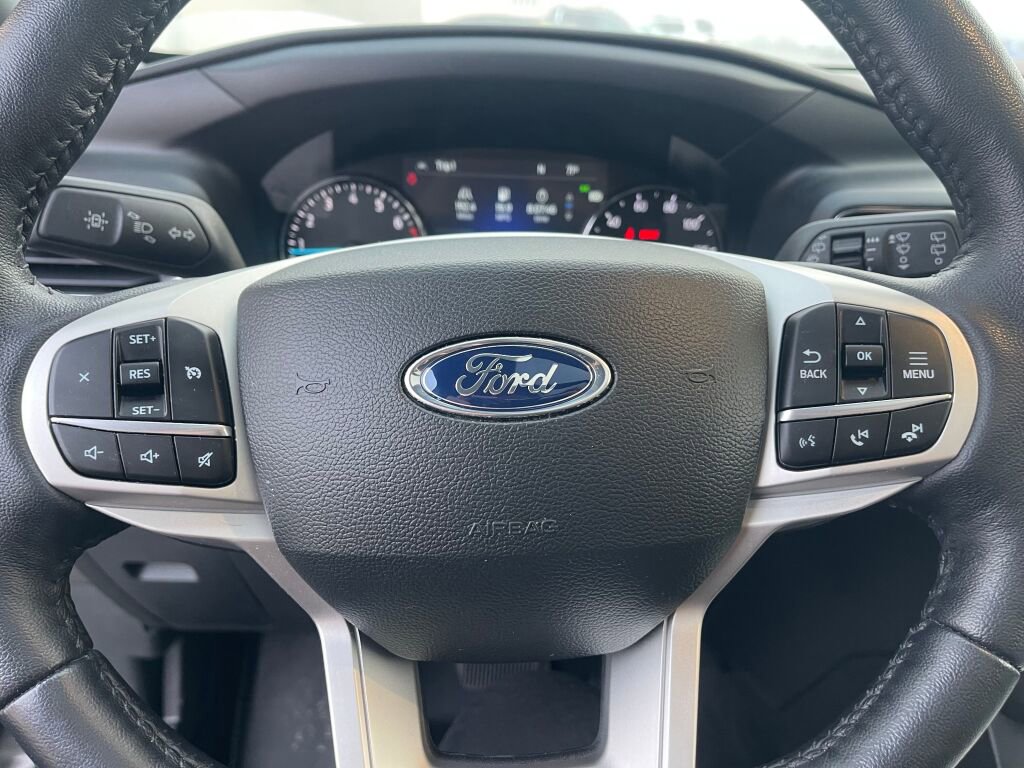 Used 2023 Ford Explorer XLT w/ Equipment Group 202A image 15