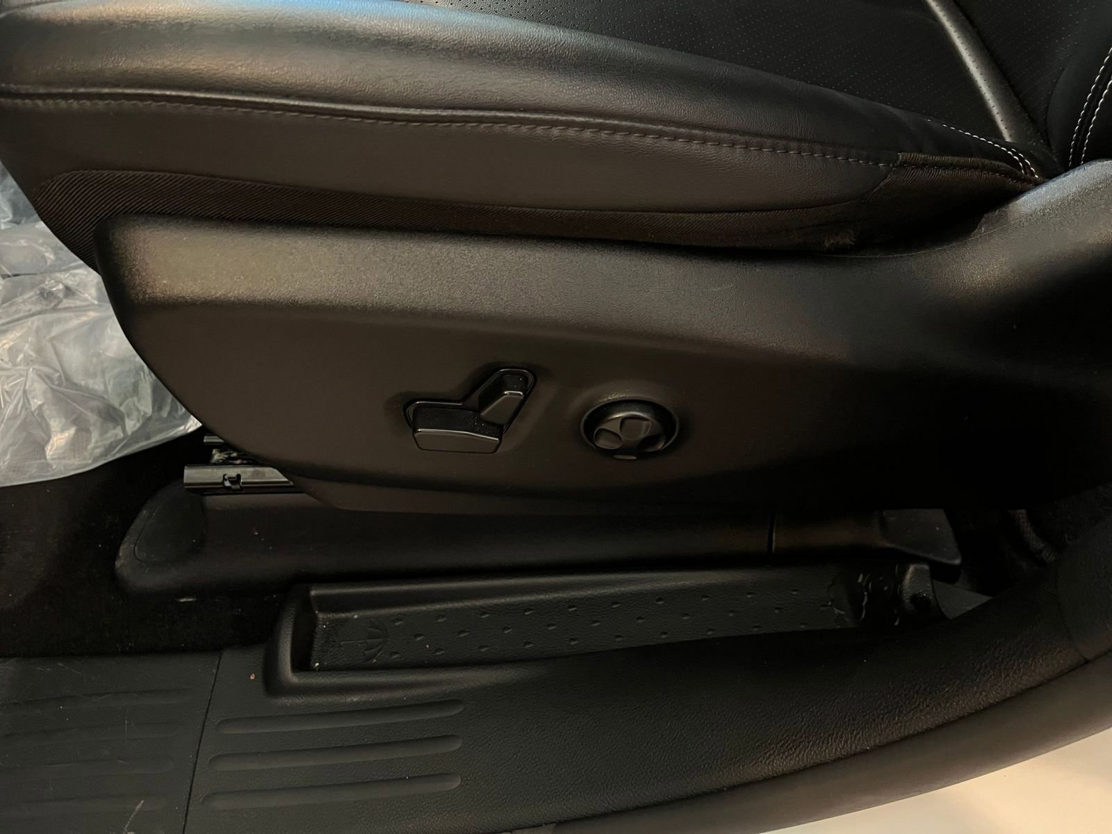 Used 2025 Chrysler Pacifica Select image 22