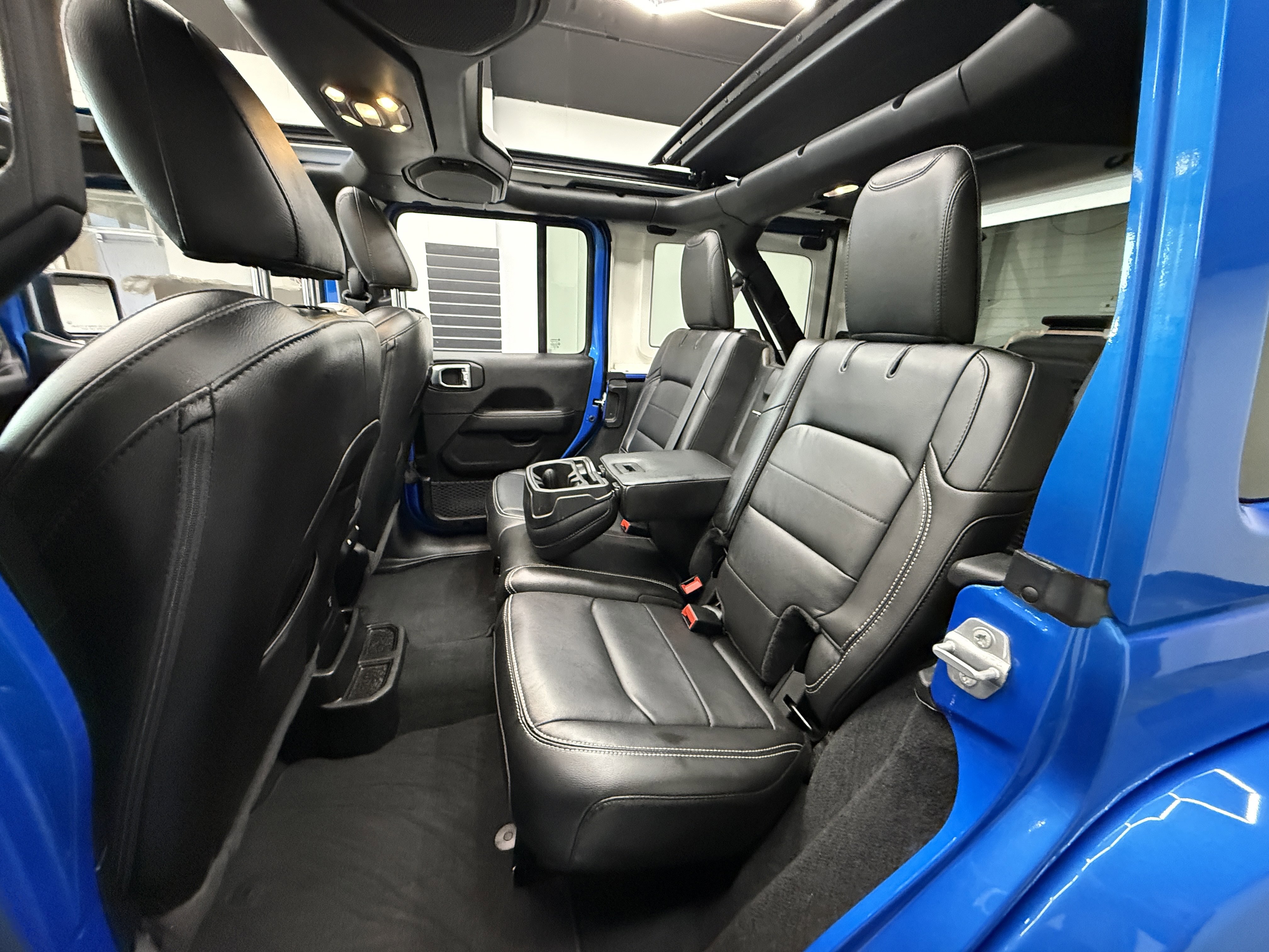 Used 2022 Jeep Wrangler Unlimited Sahara w/ Advanced Safety Group image 26