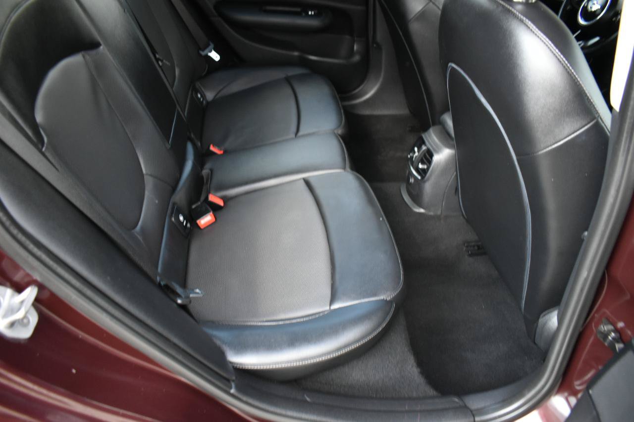 Used 2017 MINI Cooper Clubman FWD image 29