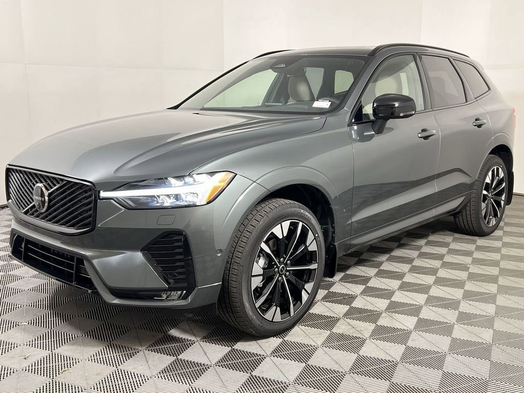 New 2026 Volvo XC60 B5 Plus w/ Climate Package image 4