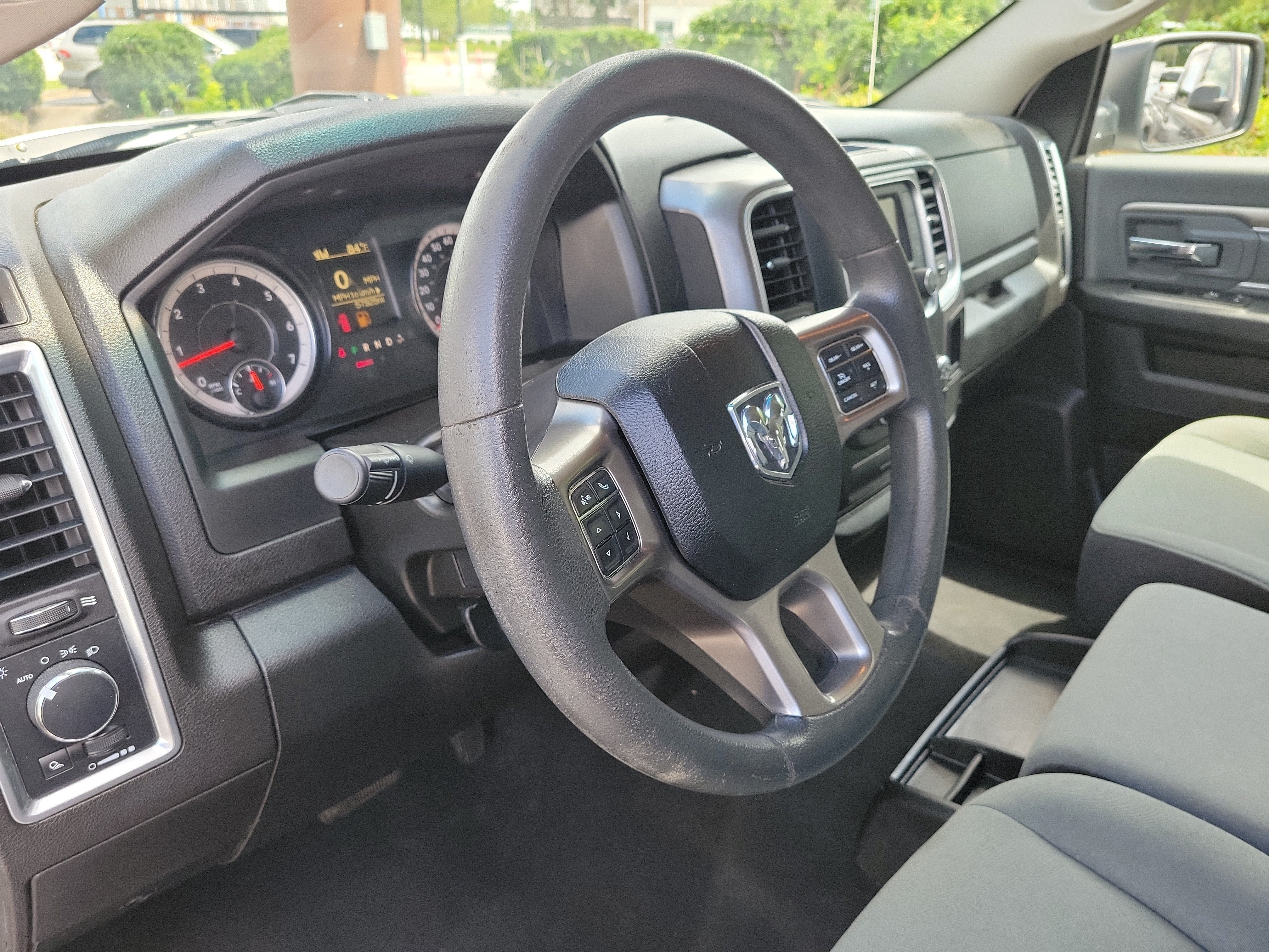 Used 2022 RAM 1500 Classic SLT AWD/4WD image 19