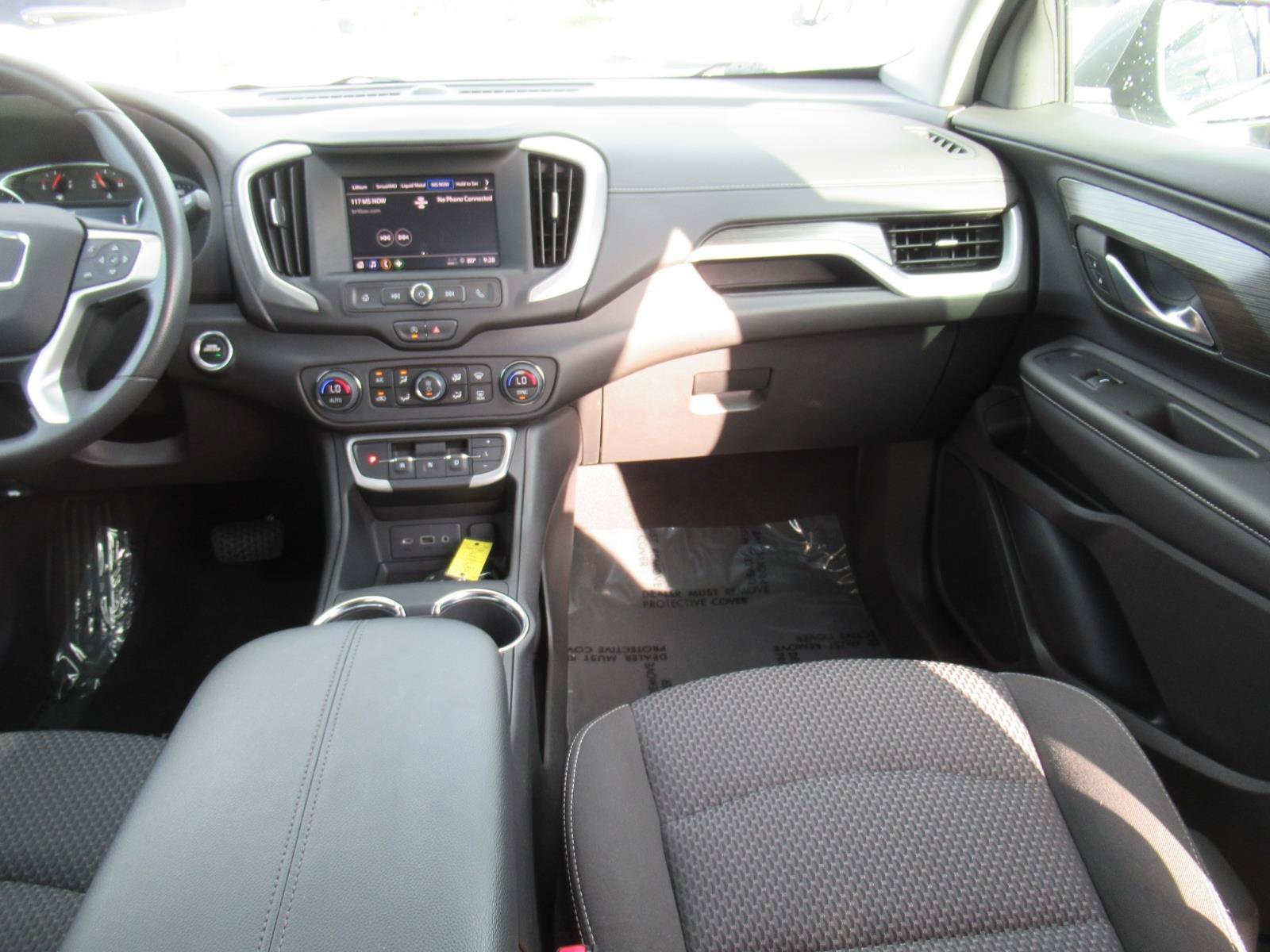 Used 2024 GMC Terrain SLE w/ Driver Convenience Package FWD image 15