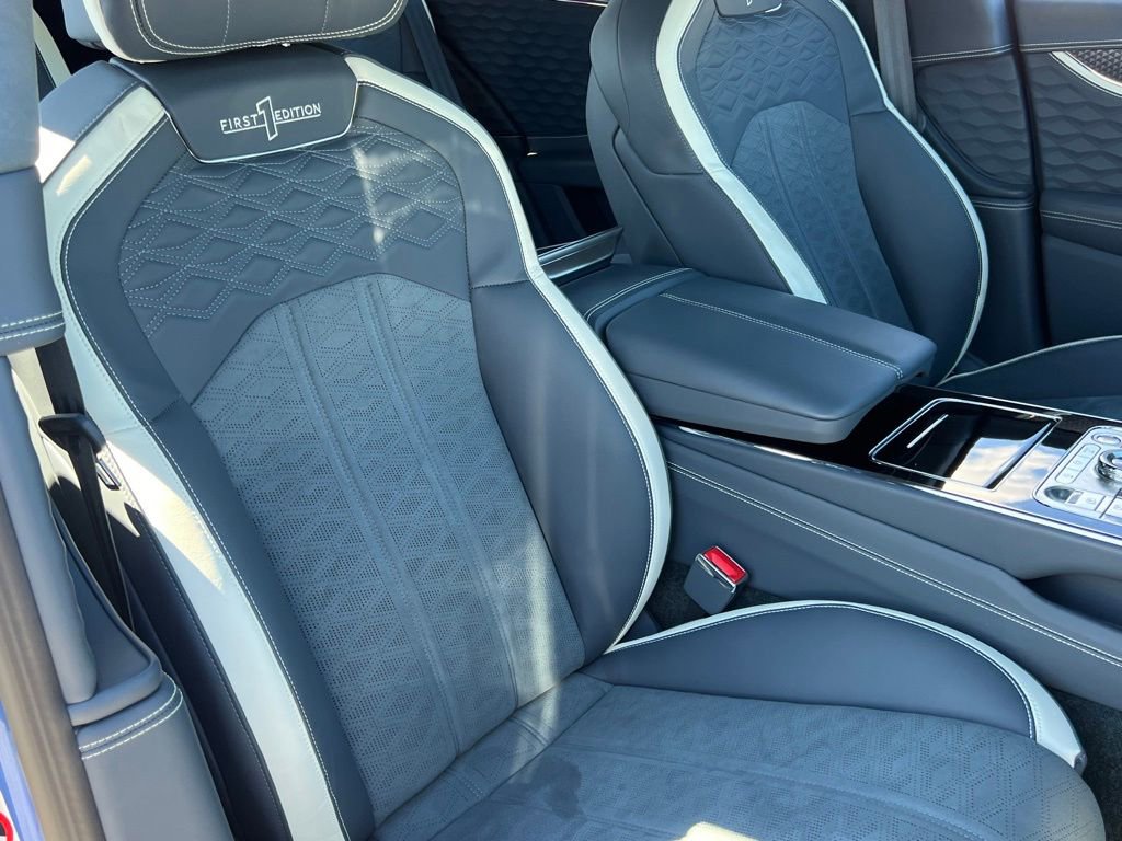 Used 2025 Bentley Flying Spur Plug-In Hybrid image 43