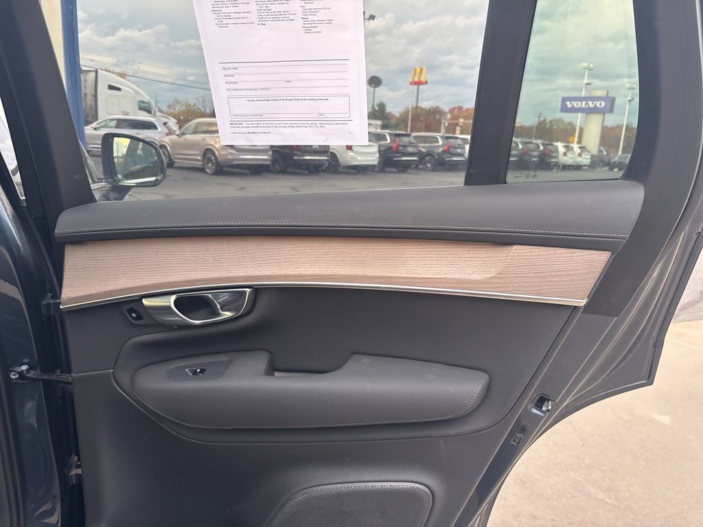 Certified 2025 Volvo XC90 B6 Plus image 41