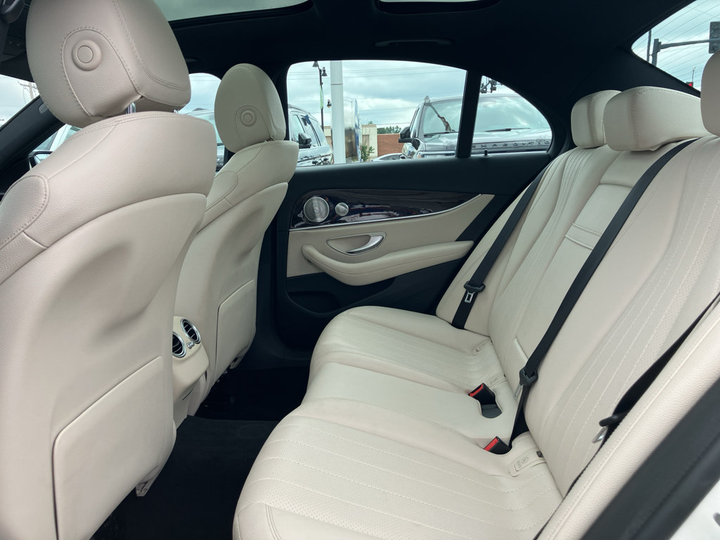 Used 2019 Mercedes-Benz E 300 4MATIC image 30