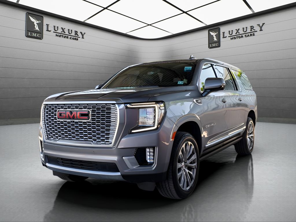 Used 2021 GMC Yukon XL Denali w/ Denali Ultimate Package AWD/4WD image 4