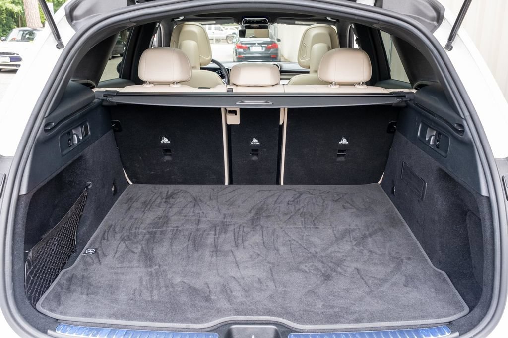 Used 2023 Mercedes-Benz GLC 300 4MATIC image 29