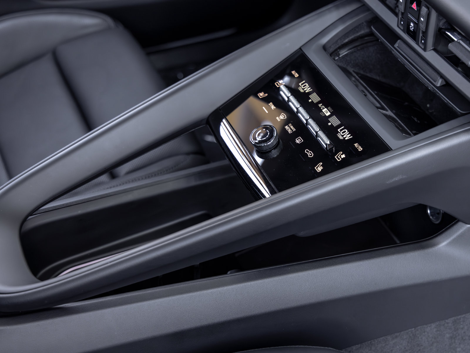 Certified 2025 Porsche Macan Electric RWD image 54