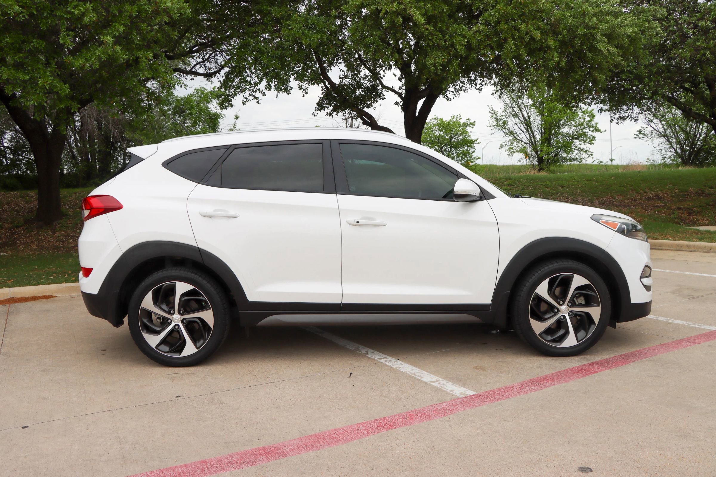 Used 2016 Hyundai Tucson Sport image 8