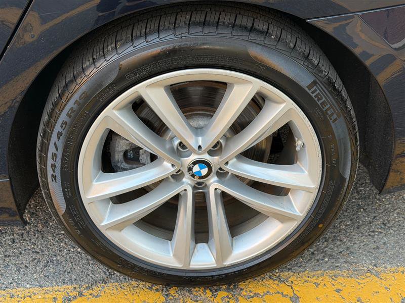 Used 2019 BMW 750i xDrive w/ Luxury Rear Seating Package AWD/4WD image 13