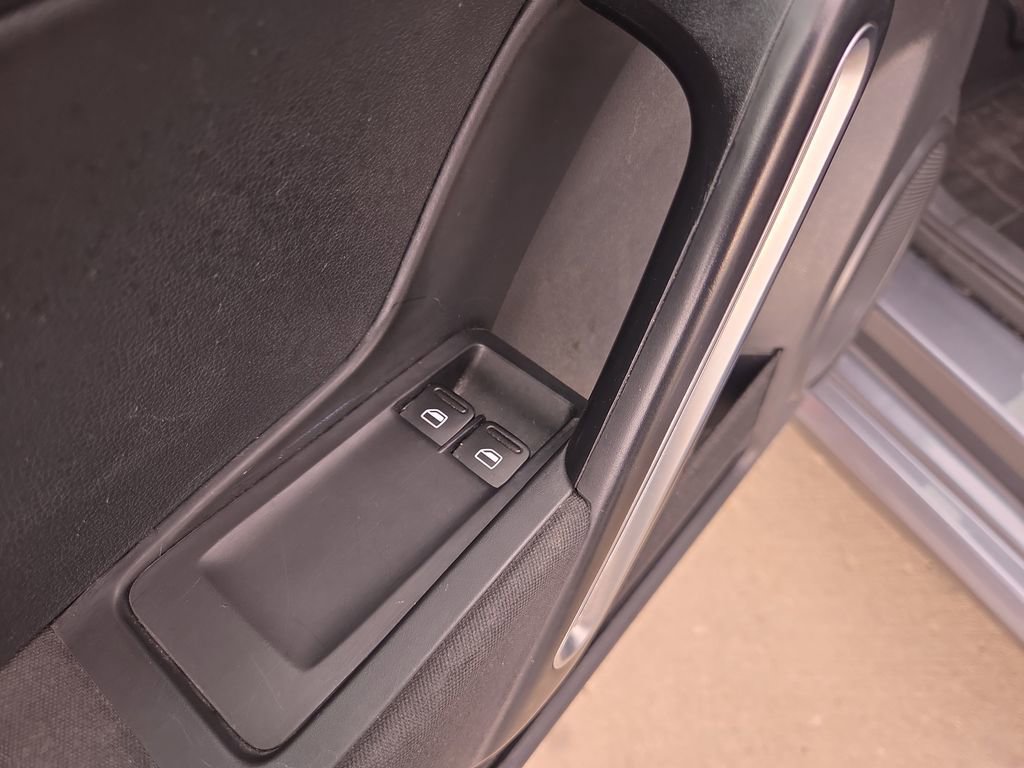 Used 2019 Volkswagen Beetle 2.0T S image 12