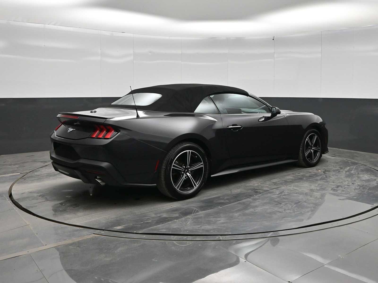 Used 2024 Ford Mustang Premium RWD image 7