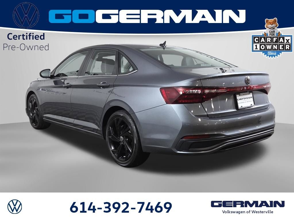 Certified 2025 Volkswagen Jetta SE w/ Sunroof Package image 10