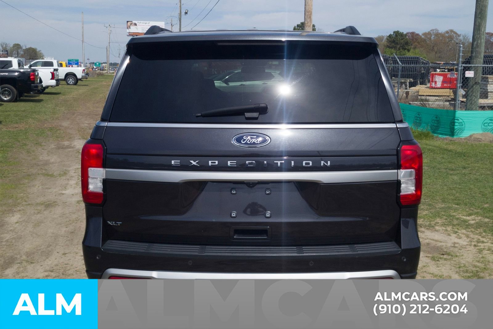 Used 2024 Ford Expedition XLT RWD image 7