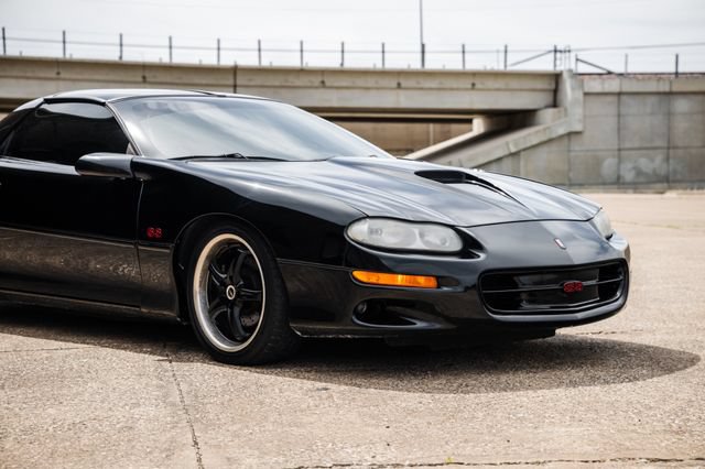 Used 2002 Chevrolet Camaro Z28 w/ SS Performance/Appearance Pkg RWD image 38