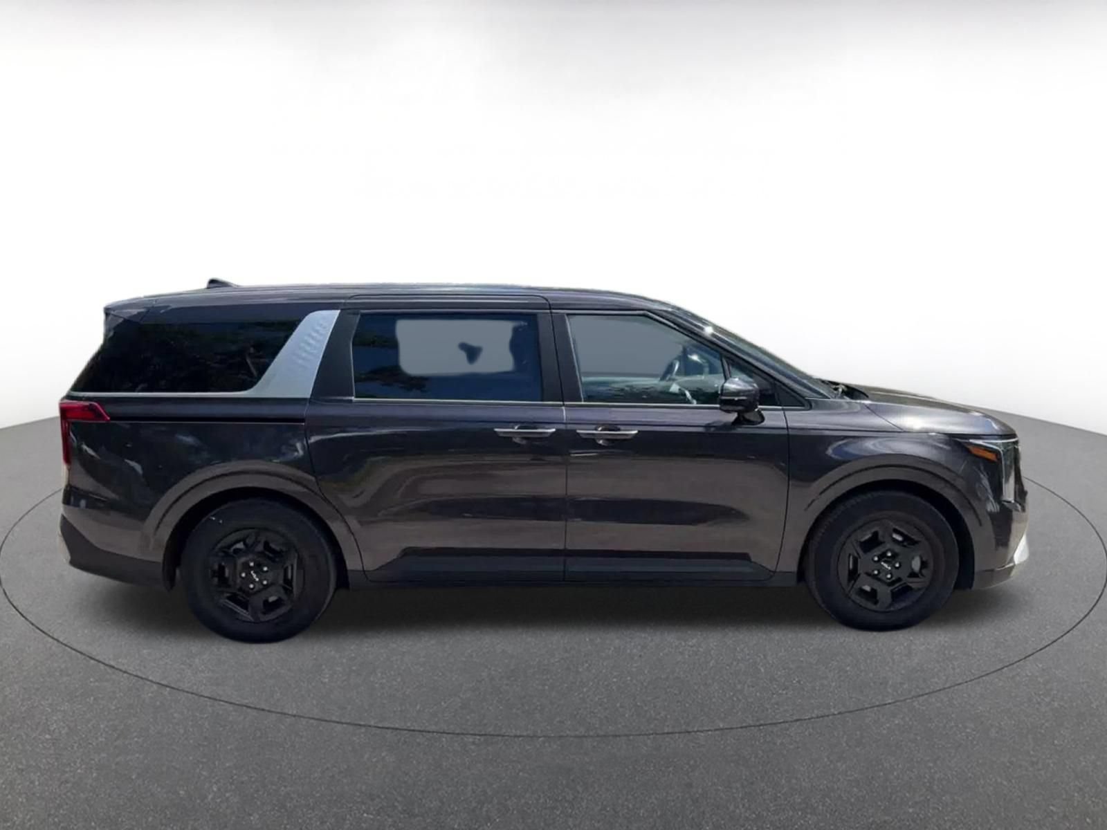 Used 2026 Kia Carnival FWD image 15