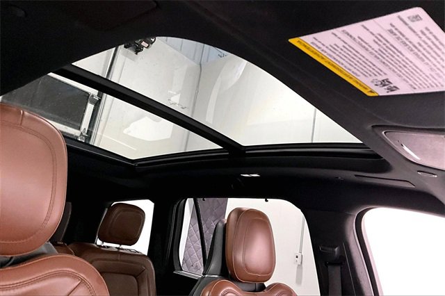 Used 2021 Lincoln Aviator Reserve w/ Equipment Group 202A image 28