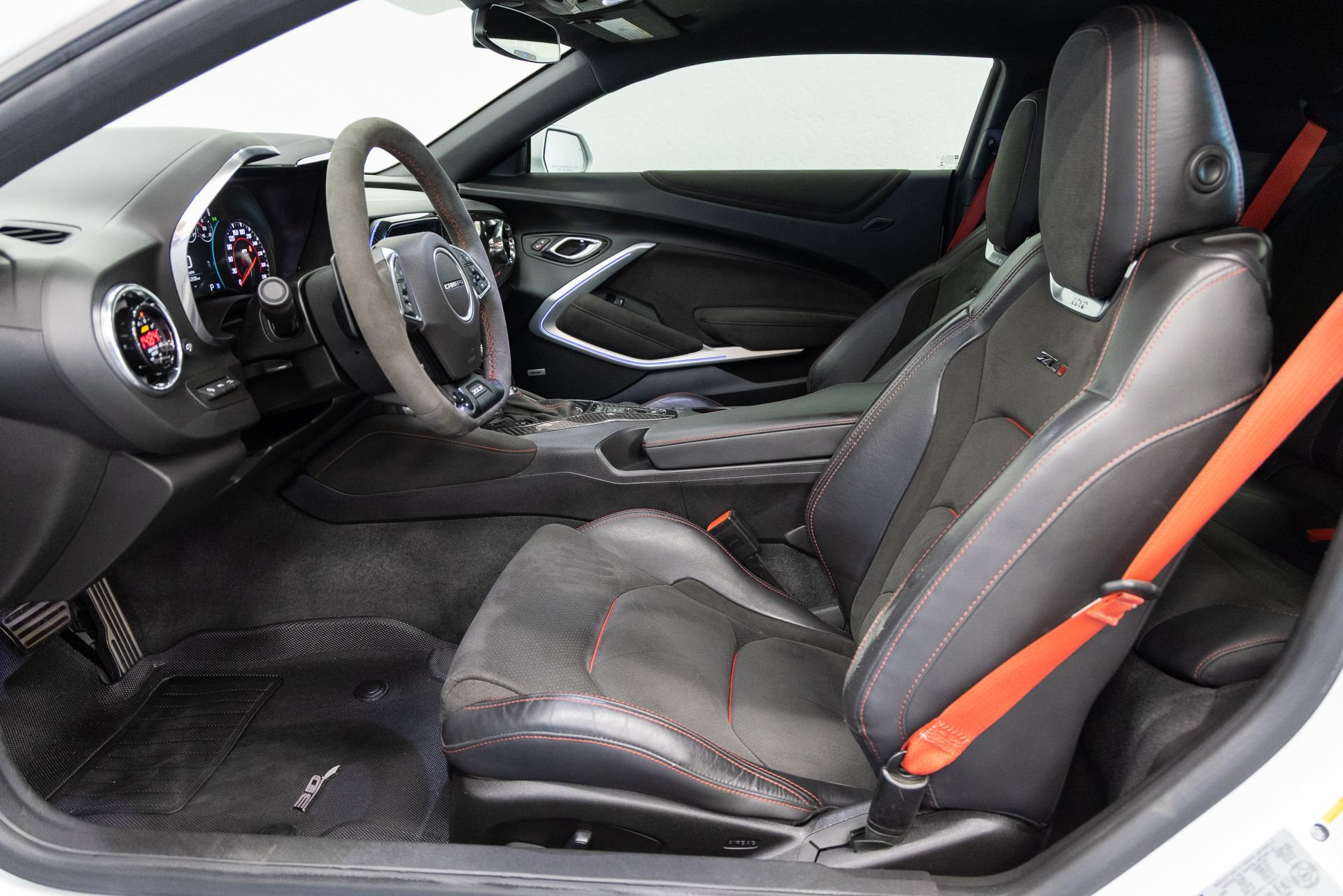 Used 2018 Chevrolet Camaro ZL1 RWD image 7