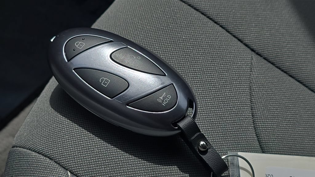 New 2026 Hyundai Elantra Sport FWD image 32