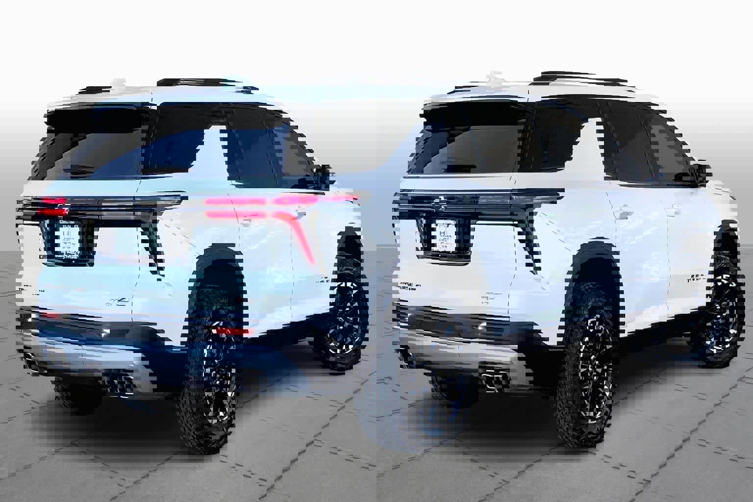 Used 2024 Chevrolet Traverse Z71 image 13