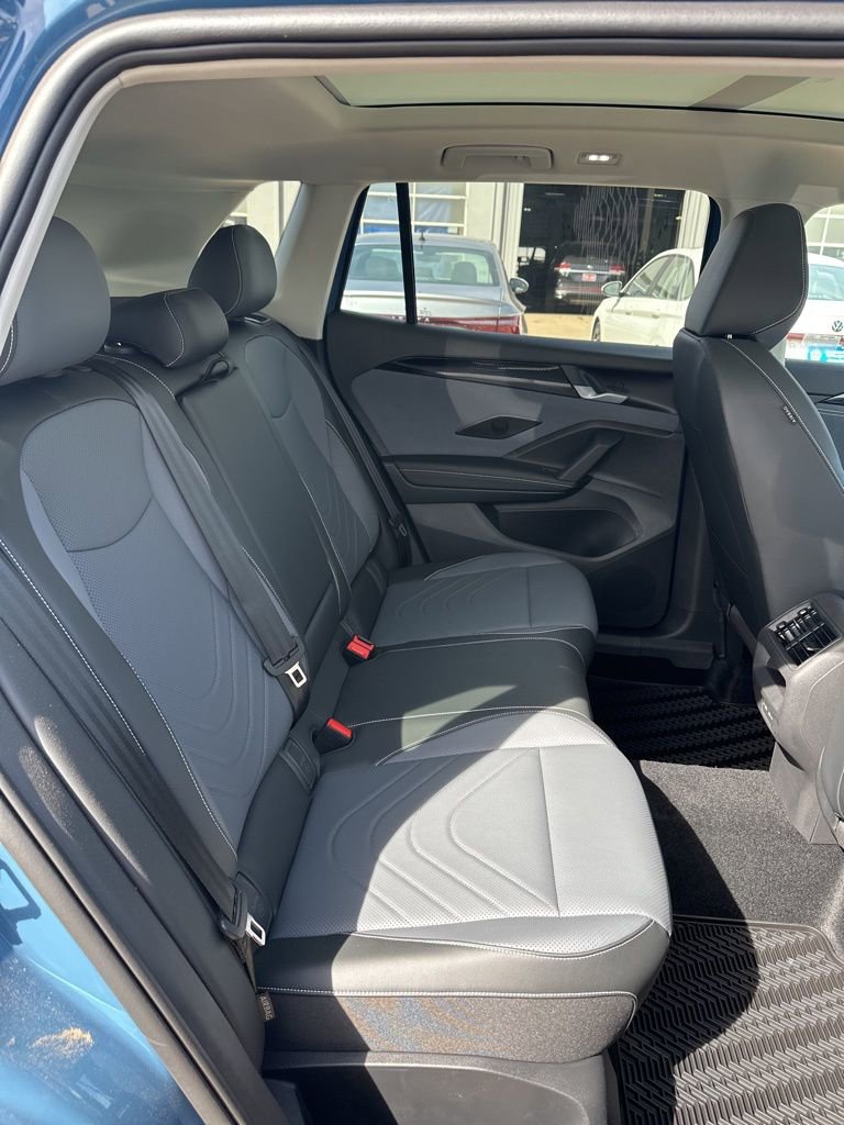 New 2026 Volkswagen Tiguan SE AWD/4WD image 17