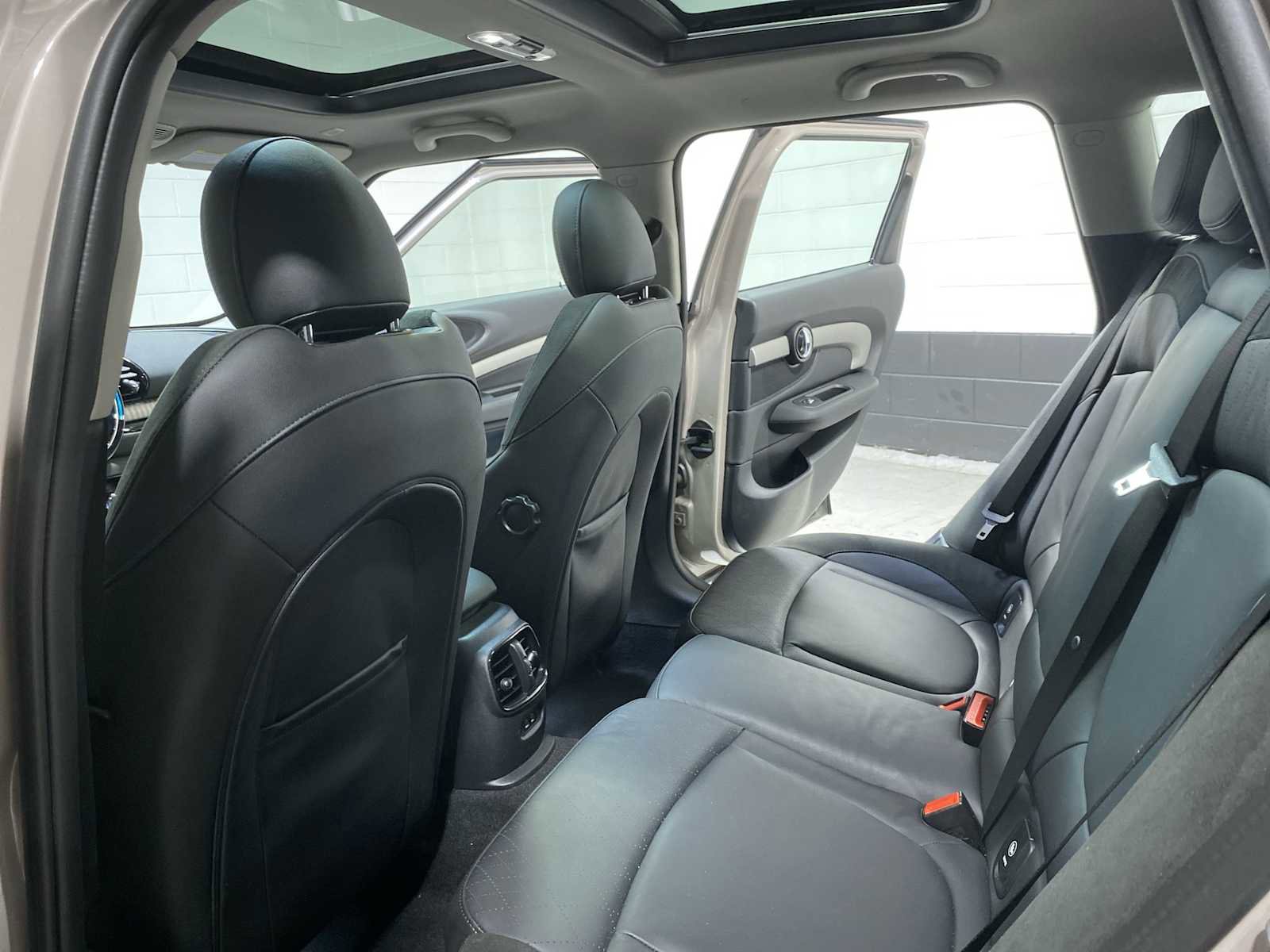 Used 2024 MINI Cooper Clubman S w/ Signature Upholstery Package image 12
