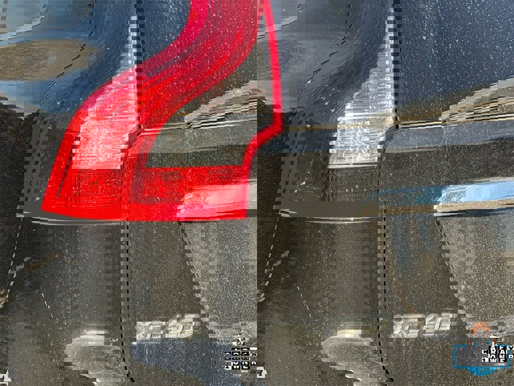 Used 2016 Volvo XC60 T5 Premier w/ Protection Package image 9