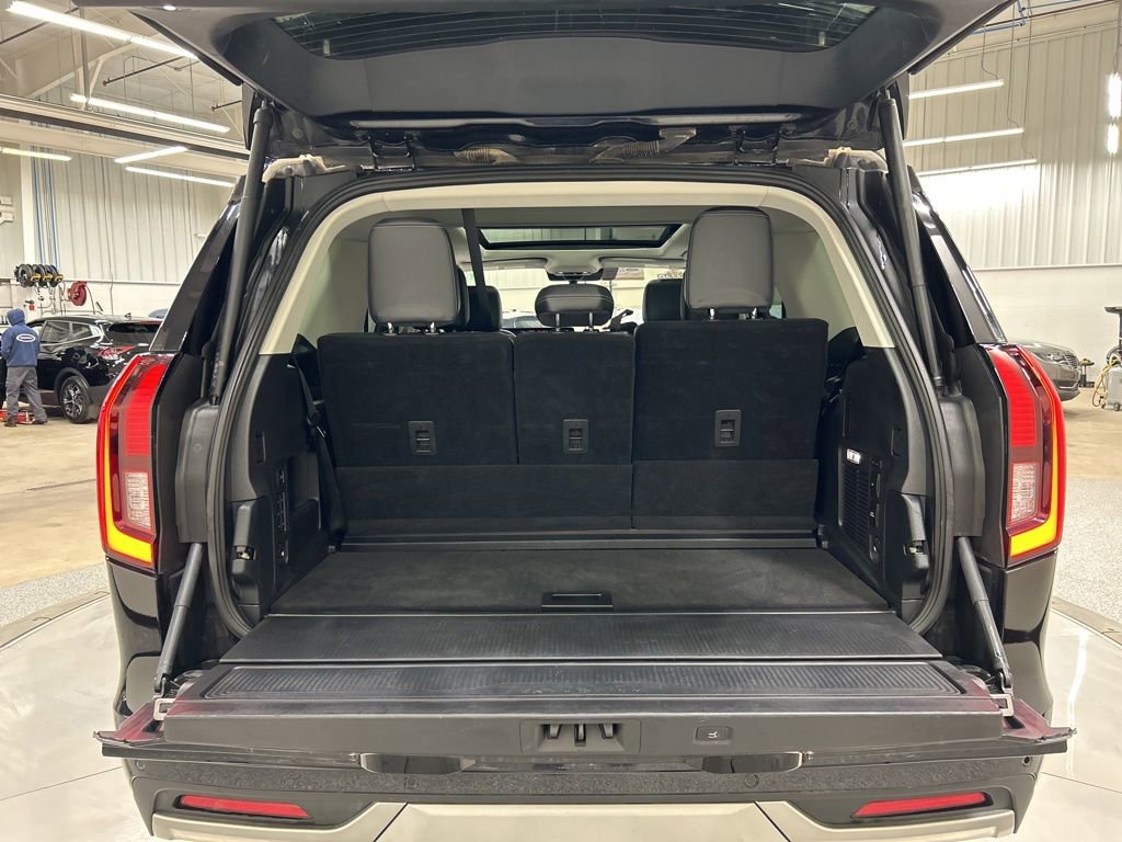 Certified 2025 Ford Expedition Platinum AWD/4WD image 32